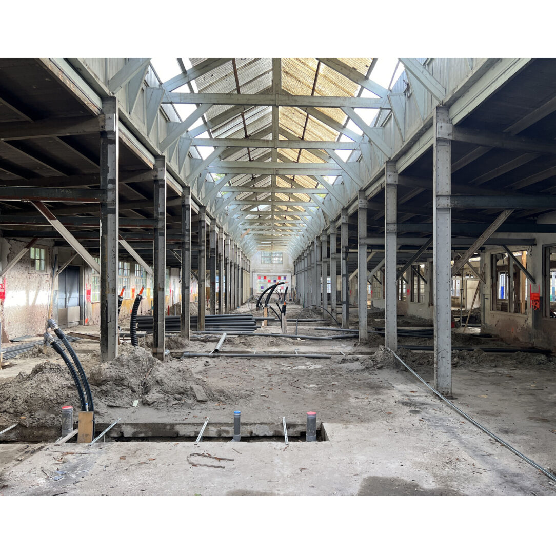 Werkplaatsgebouw A11 op het Hembrugterrein in Zaanstad